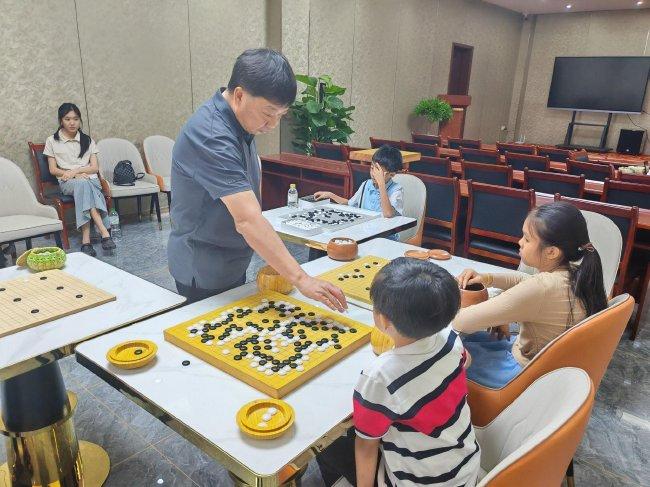 图 7：带病授艺的坚守